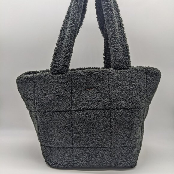 NWT DKNY Poppy faux Sherpa black tote - Picture 1 of 7